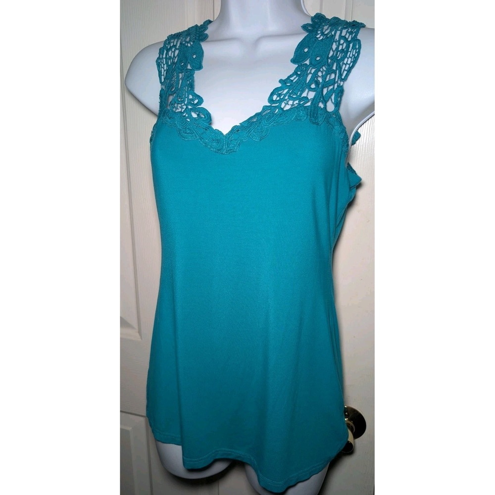 Patty Boutik Women's Size Small Lace Upper Back Top Blouse Teal V Neck